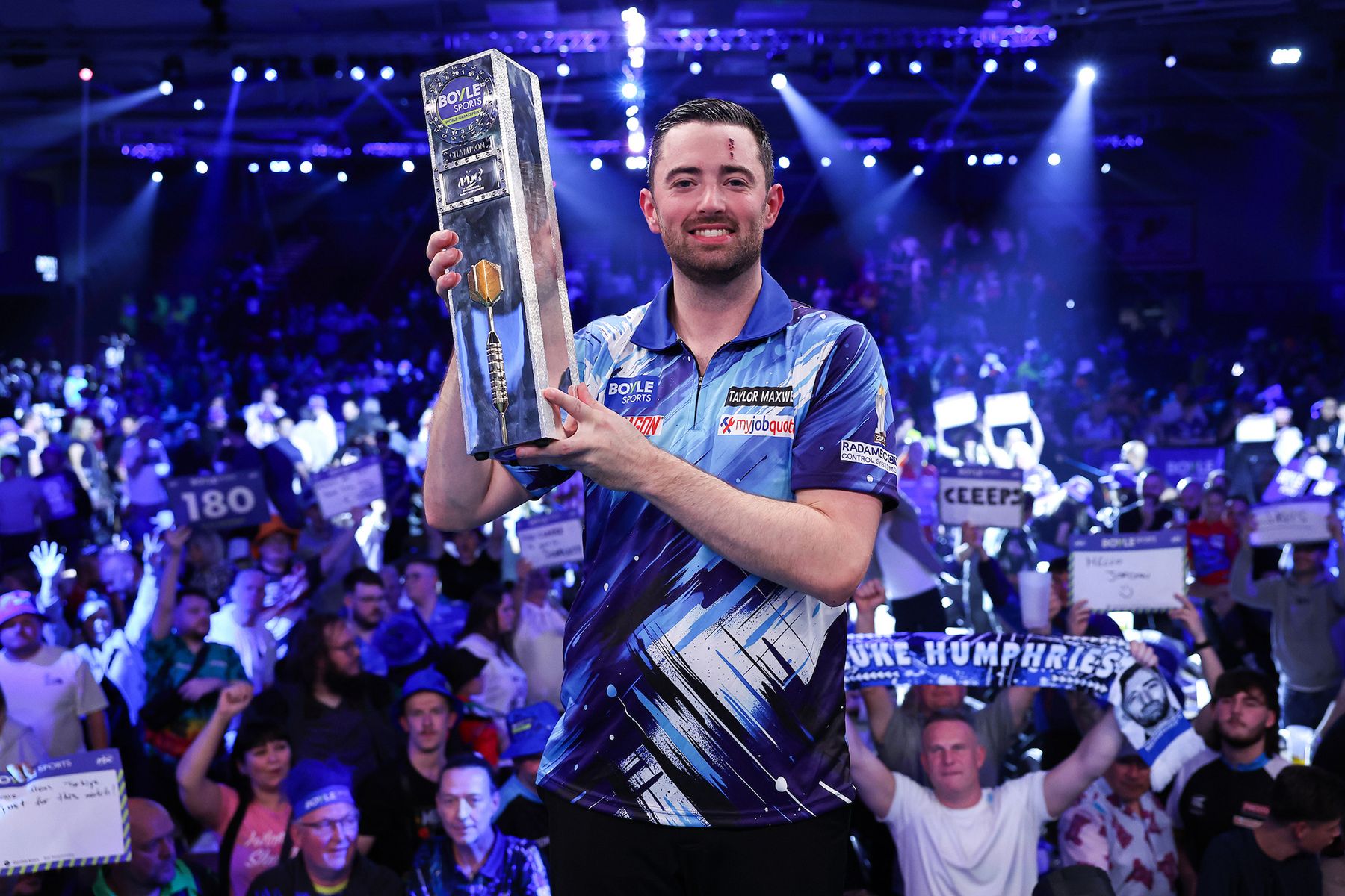 2026WGPFinal_Humphries_Trophy04.jpg
